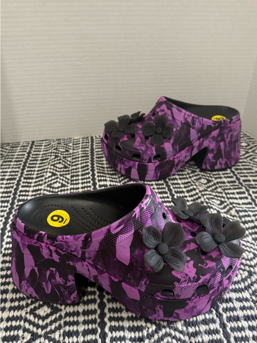 CROCS Siren Hyper Floral Platform Clogs with Black Removable Flower Jibbitz